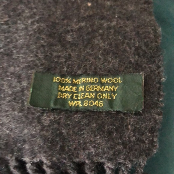 100% Merino Wool Grey Scarf - Picture 2 of 3